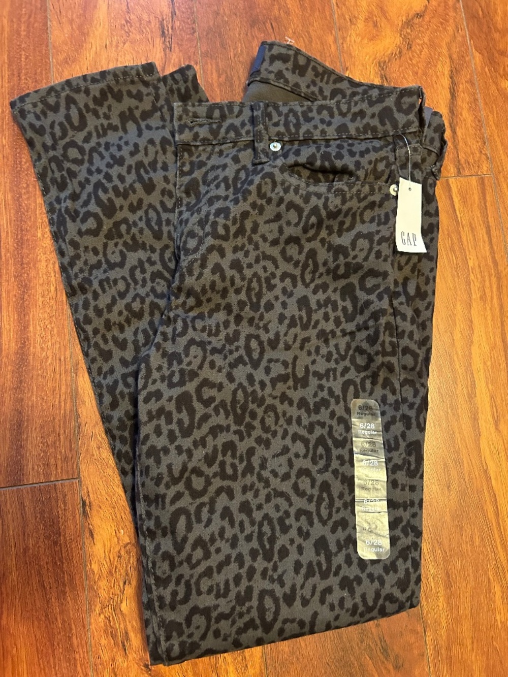 GAP LEOPARD PANTS